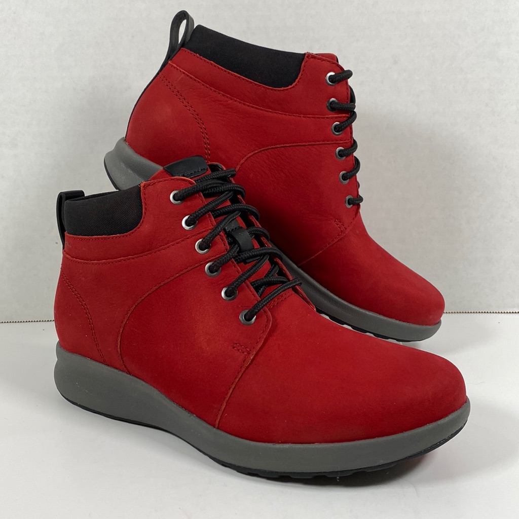 Size 6 Clarks Unstructured Leather Lace-Up Boots - Un Adorn Walk